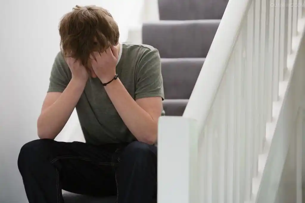 那些让人心碎的男人哭泣