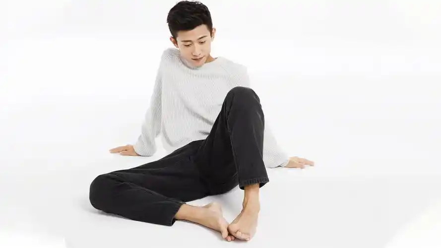 实力派当红小生张一山写真