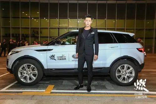 20161109 黄景瑜 参加2016时尚cosmo美丽盛典