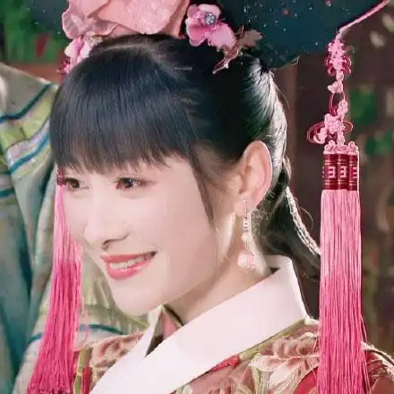 安陵容旗头装古风头像