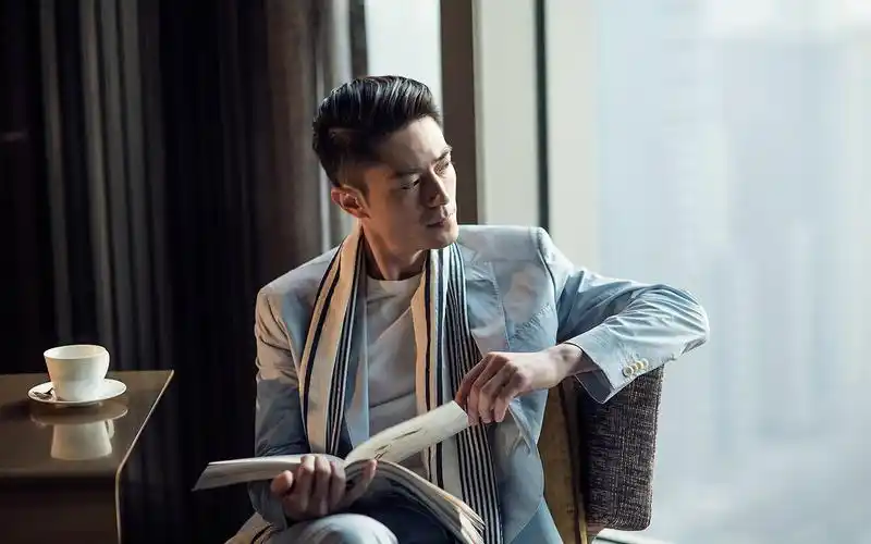 老干部霍建华绅士帅气高清桌面壁纸