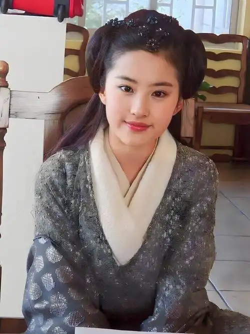 刘亦菲的赵灵儿造型,时隔多年再去看,依然那么灵动惊艳