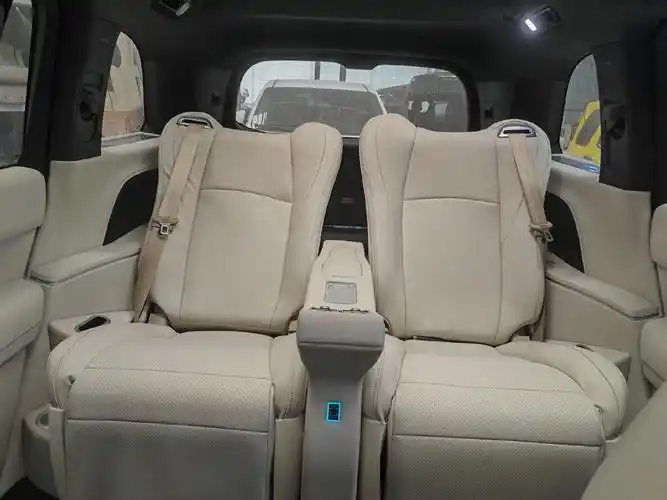 理想l9改装航空座椅.