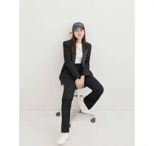 孙艺珍真不容小觑最新大片诠释多种时尚脸蛋十年如一日的漂亮