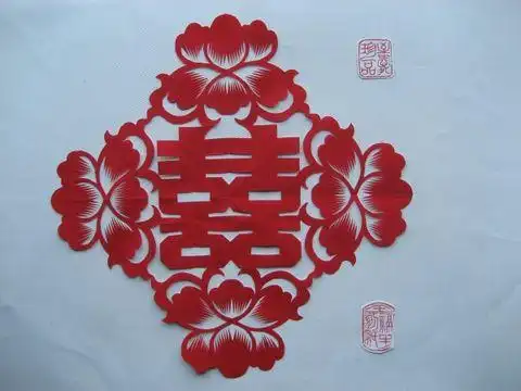 云纹四角团花剪纸