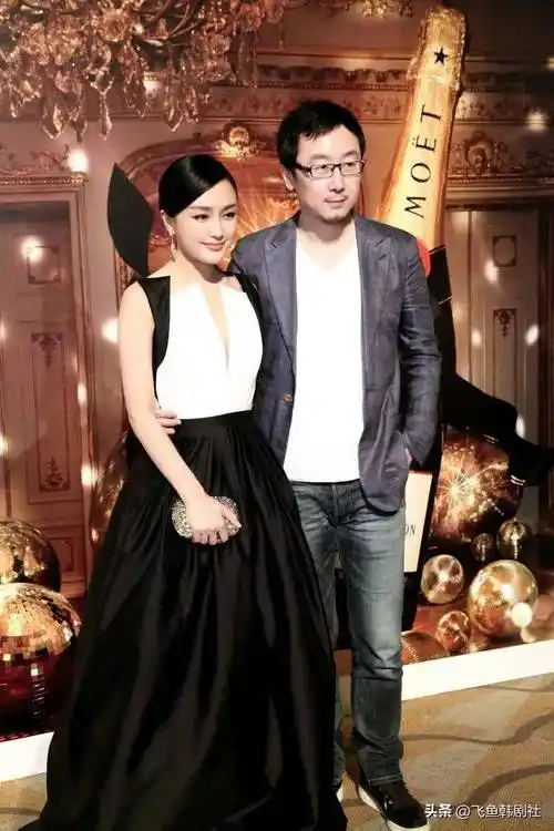 秦岚新恋情疑曝光,网友偶遇添实证_魏大勋_感情_剧中