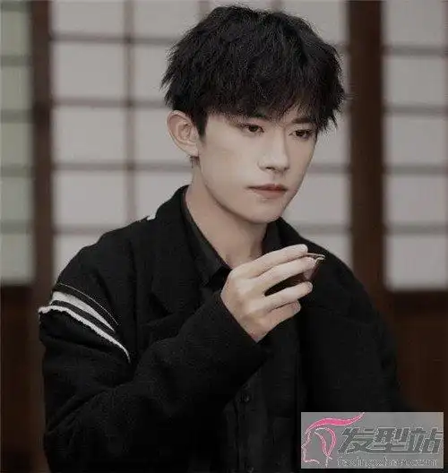 最新男生烫发 摩根烫酷炫有型_发型站_最新流行发型设计发型图片与