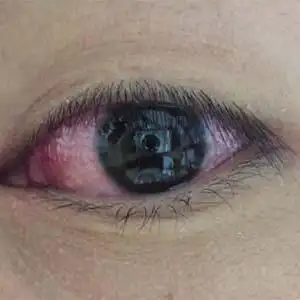 流泪的眼睛qq头像