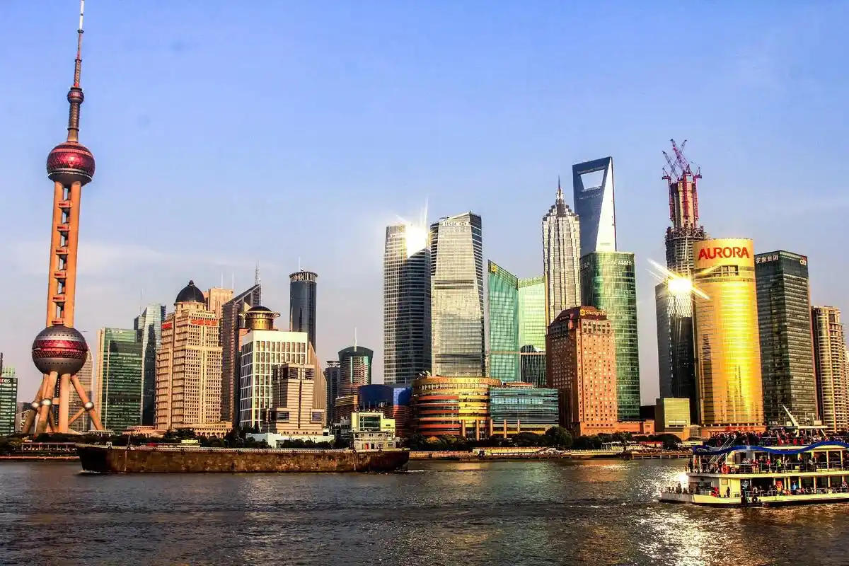 魔都—上海.上海,简称"沪"或"申",是中华人民共和国省级行 - 抖音