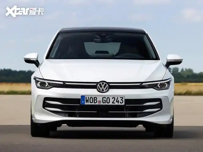 造型方面,新款高尔夫家族采用了大众最新的家族化设计语言,新车换装了