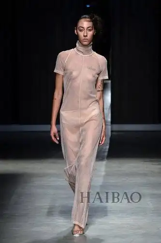 ricostru 2019春夏女装秀,海报带你亲临2019春夏米兰时装周