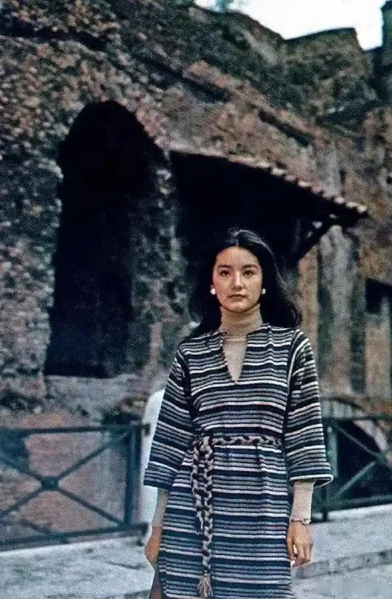 1977年的林青霞和胡因梦,穿搭是真的很前卫