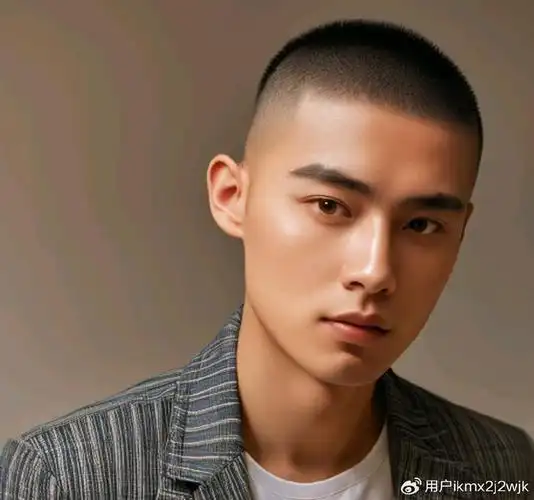 男发剪来剪去,最有型还是超短小寸头,精神利落免打理|寸头|发型|精神