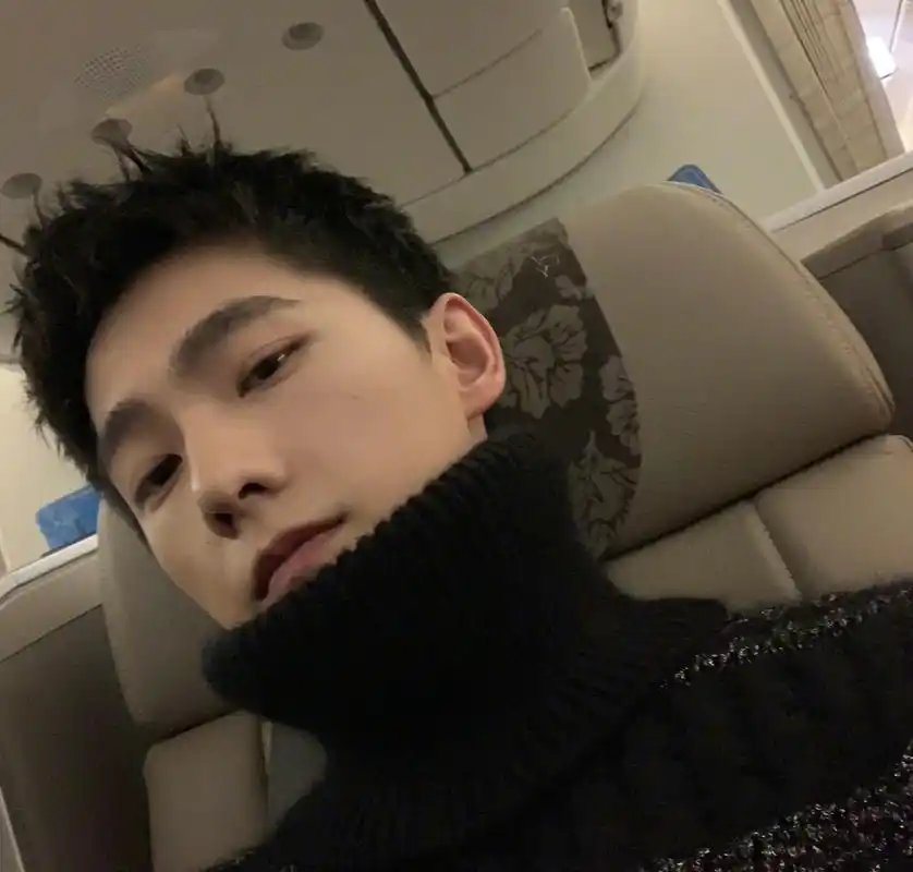 杨洋换了新发型,短发咩这是什么神仙颜值