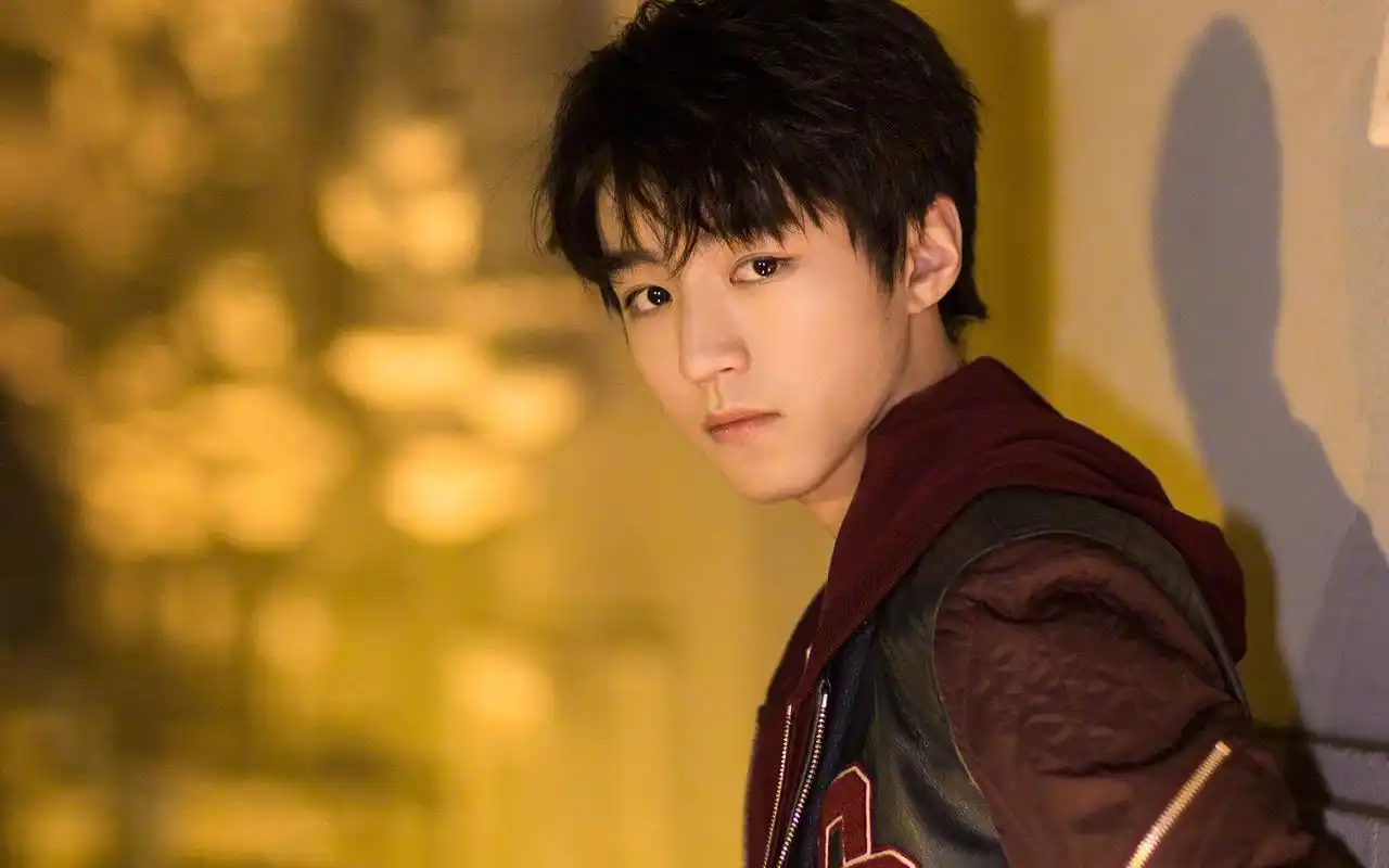 王俊凯青春活力写真高清桌面壁纸