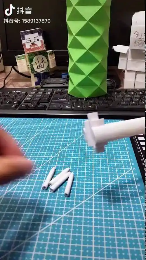 纸手枪可发子弹连射收藏起来给孩子玩