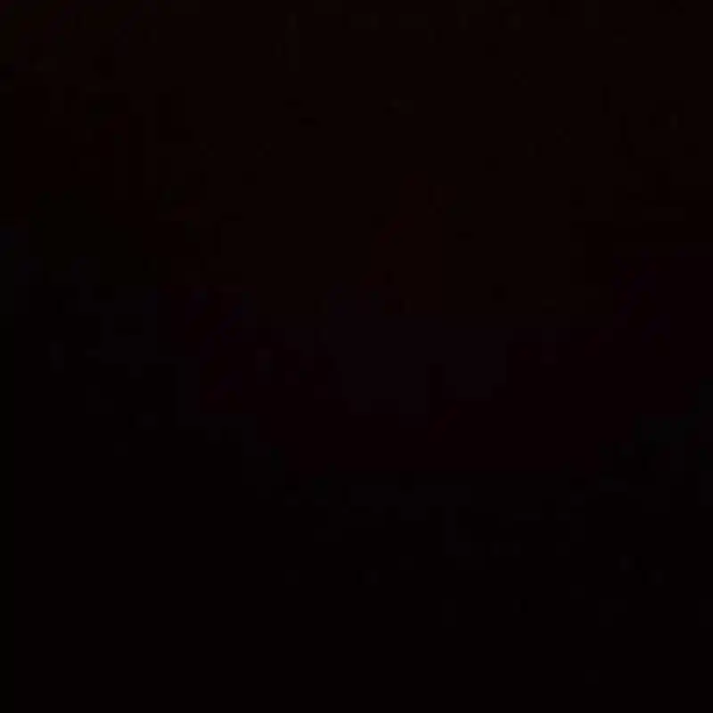 纯黑头,可以拿图 我还是希望你不要换,你点我主页,有好多好多头像呢!