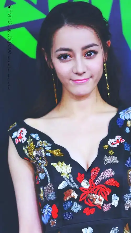 迪丽热巴·迪力木拉提