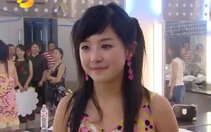 张含韵04《超级女声》决赛前花絮_哔哩哔哩_bilibili