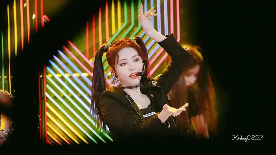 许佳琪非日常狂欢直拍夸夸楼