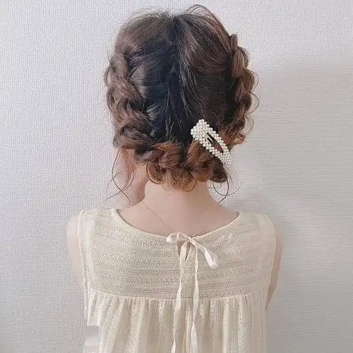 每刻美丨赵丽颖粉蓝编发又甜又酷 一波日系编发推荐!