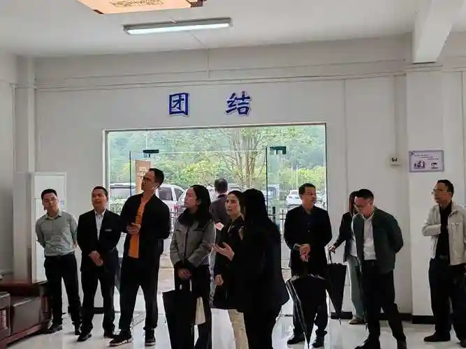 独山县到贵定县考察学习殡葬改革工作