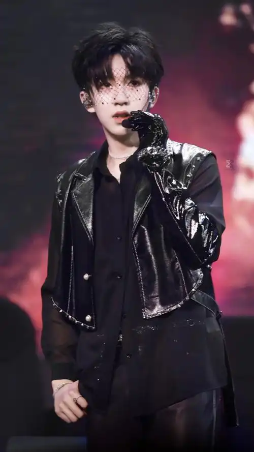 少年onfire##贺峻霖面纱造型