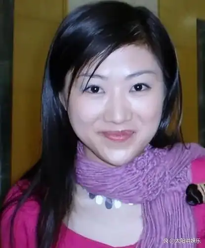 杨蕾感慨女主持工作不易,喜欢玩游戏,喝酒和运动,网友表示理解