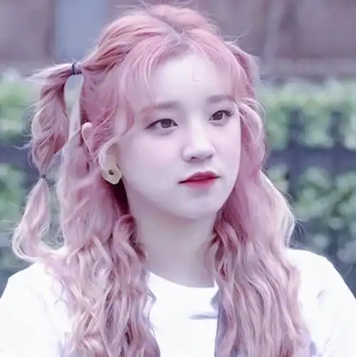 宋雨琦头像礼貌抱图 dd点赞