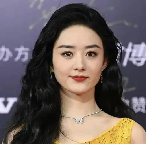 圈女明星争奇斗艳的舞台,最近某活动一组生图曝光了女明星的真实颜值