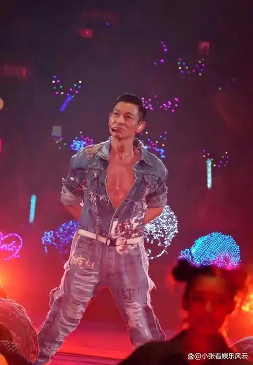 刘德华2024年中国内地巡回演唱会:再度成都开唱