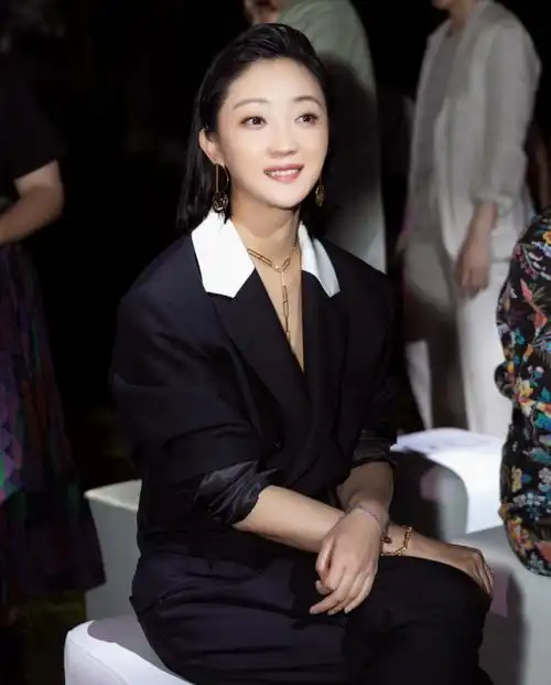 当初听说张瑶要去转行当演员,在她的朋友中,第一个不同意的就是陈科