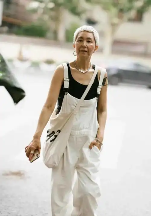 发型篇:干练利落的短发更值得尝试整体的造型不仅仅是在服装单品上的