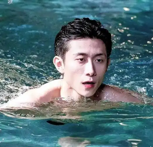 深陷"犯罪"谣言两年之后,"袭击"好友的张一山过得还好