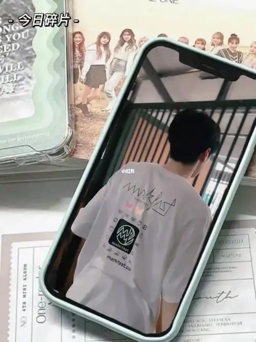 严浩翔出现在物料里的背影也太9315了05需要的9177厚台tt