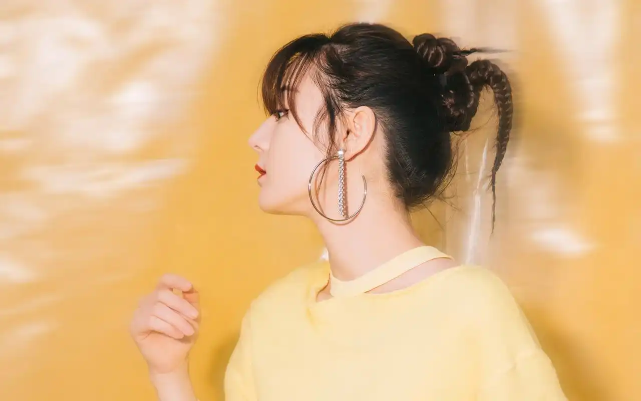 迪丽热巴清纯甜美高清桌面壁纸