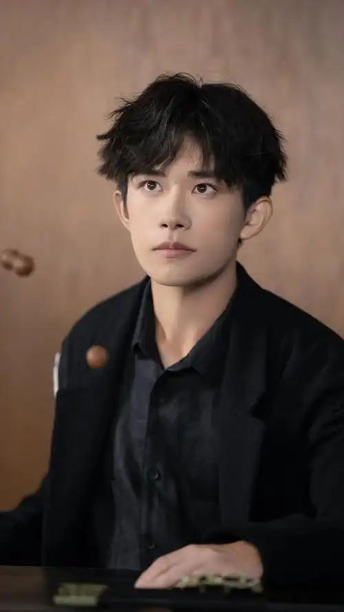 易烊千玺儒雅帅气手机壁纸