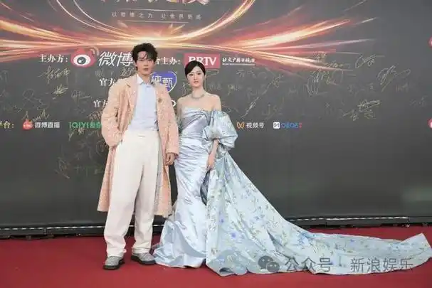 景甜爆改搞笑女,姐,早知道你这么好笑,这段我留着春晚再看.