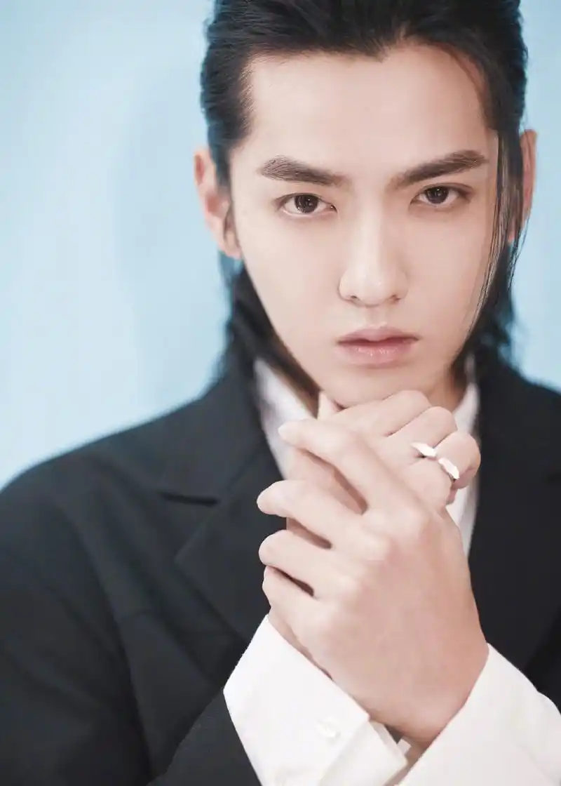 吴亦凡长发西装写真图片112