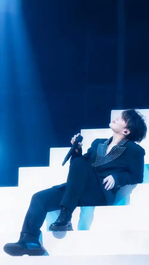 尤长靖超话#2023尤长靖成都演唱会#请把这个阶梯焊死在舞台上@尤长靖