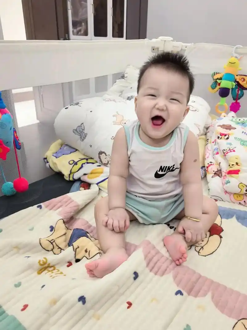 宝宝的笑容也太治愈了 那年 我33岁 当了妈 才理解