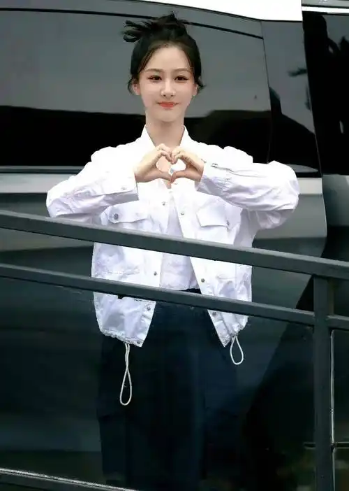 杨紫又上热搜了,这次不是被黑,"底裤"都被扒了出来是为何?