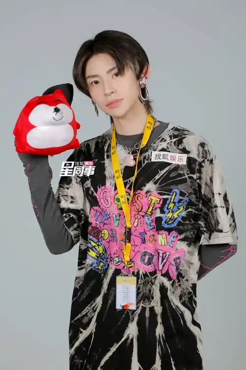 小鬼王琳凯聊合作周杰伦化身迷弟 夸潘玮柏张碧晨变封神现场