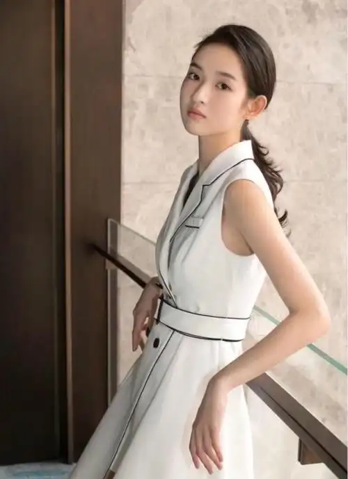 少年派那个"邓小琪"出身不简单,舞蹈学院出身,气质仙女下凡!_网易订阅