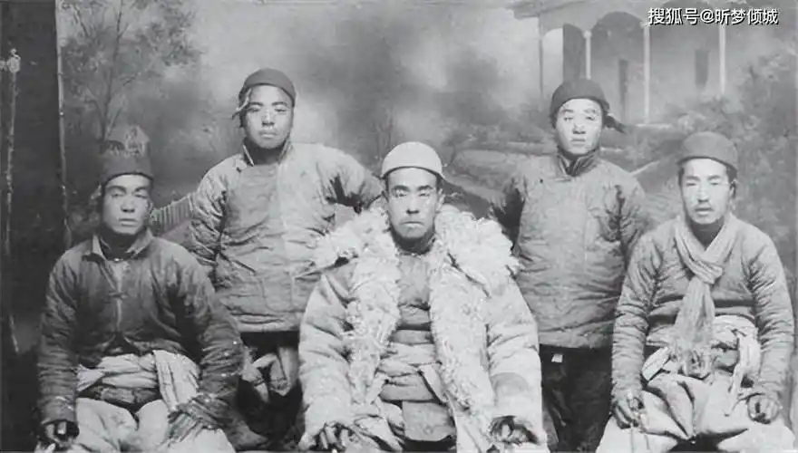 真实的"座山雕"有多狠,比影视剧中更加凶残,让人害怕_乐山_土匪_东北