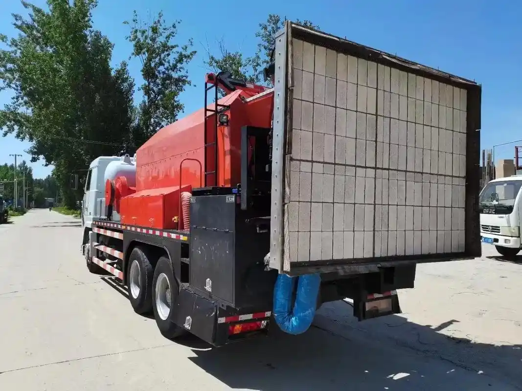 沥青路面热再生修补车.#热再生 #路面机械 #出口 #工程机 - 抖音