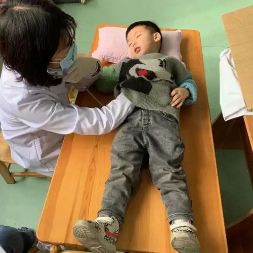 "小勇气,大成长"——爱立方幼儿园体检超有爱