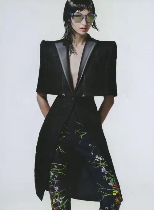 流转流 的想法: 美图欣赏～时尚芭莎2013年三月巴西版 br> br>模特