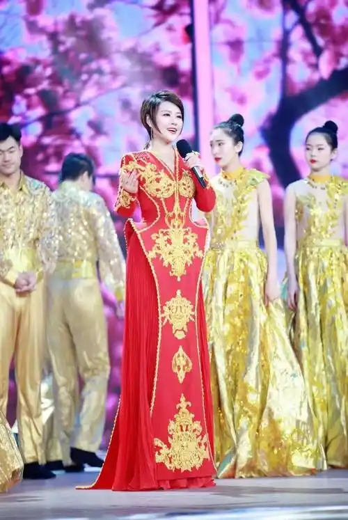 爱心天使 艺苑独秀 时代歌王《星光大道》冠军-著名歌手春天_中央电视