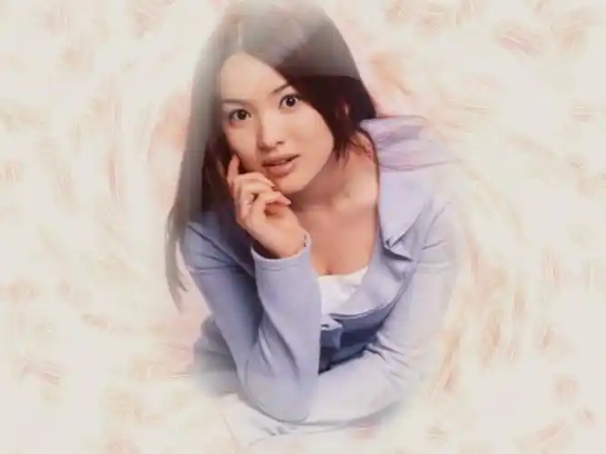 崔恩熙(宋慧乔饰演)